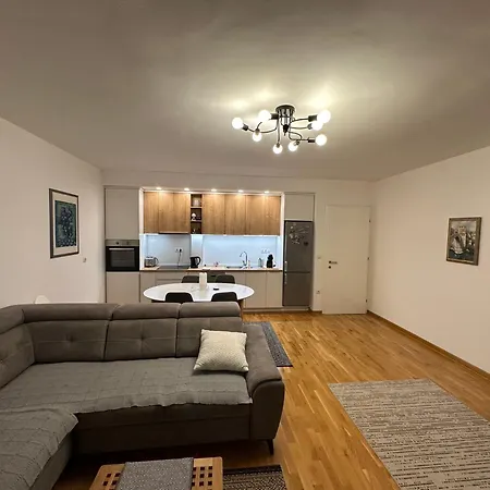 דירה Nadia 3min From Old Bridge With Free Garage מוסטר